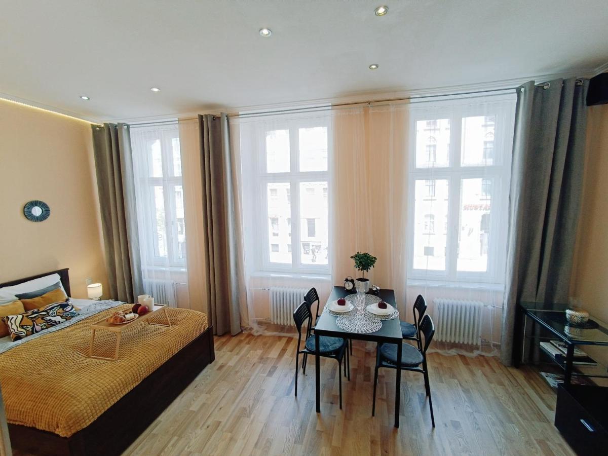 Centrally Located Studio Apartment Riga Dış mekan fotoğraf